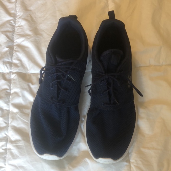 Nike Roche - Picture 3 of 6